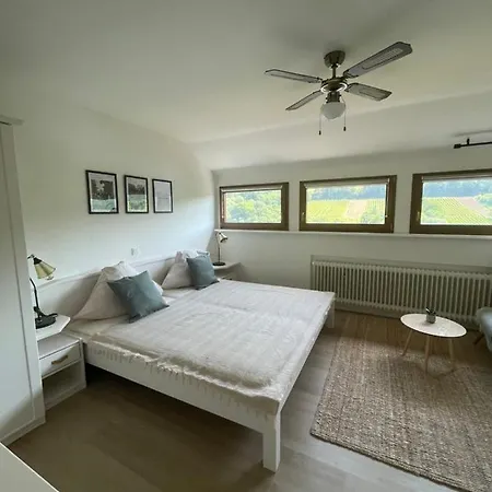 Alojamento de Acomodação e Pequeno-almoço Boutique Wohlgemuth Heim Mosel Weingut Zell an der Mosel